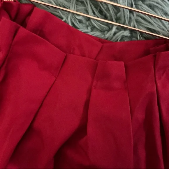 Elegant Red Women's Skirt - Picture 4 of 6